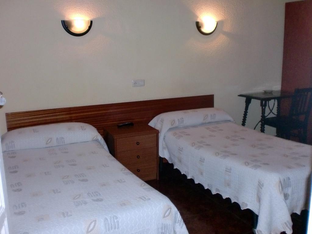 Hostal Alonso Madrid Ruang foto